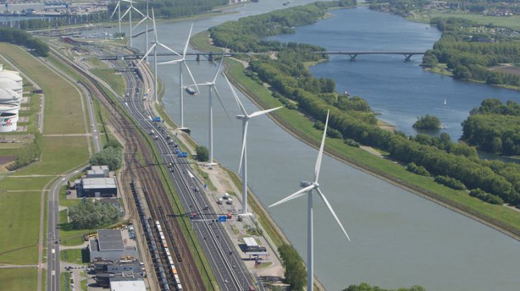 Hartelkanaal Windmolens